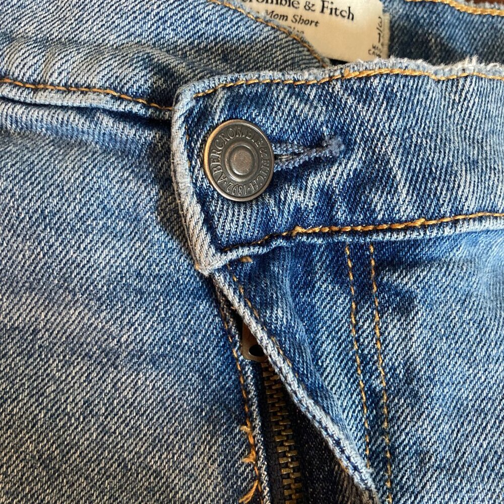 Abercrombie & Fitch The Mom Short High Rise Womens 31 Blue Denim 90s Distressed - Picture 5 of 8